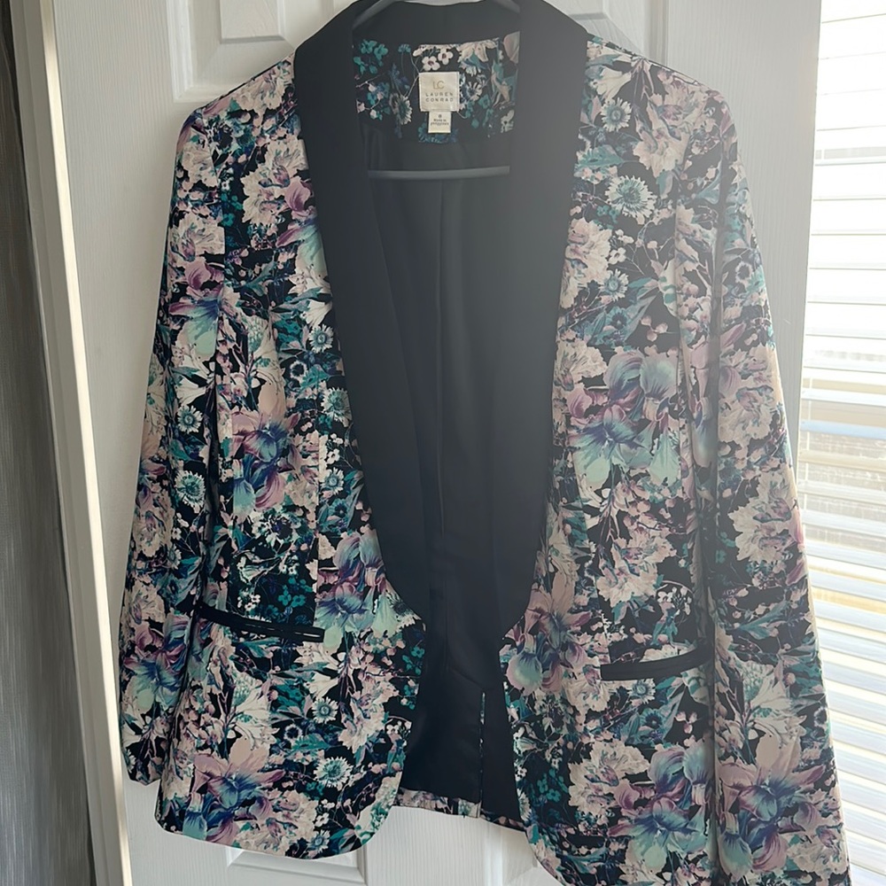 Lauren Conrad floral blazer size 8